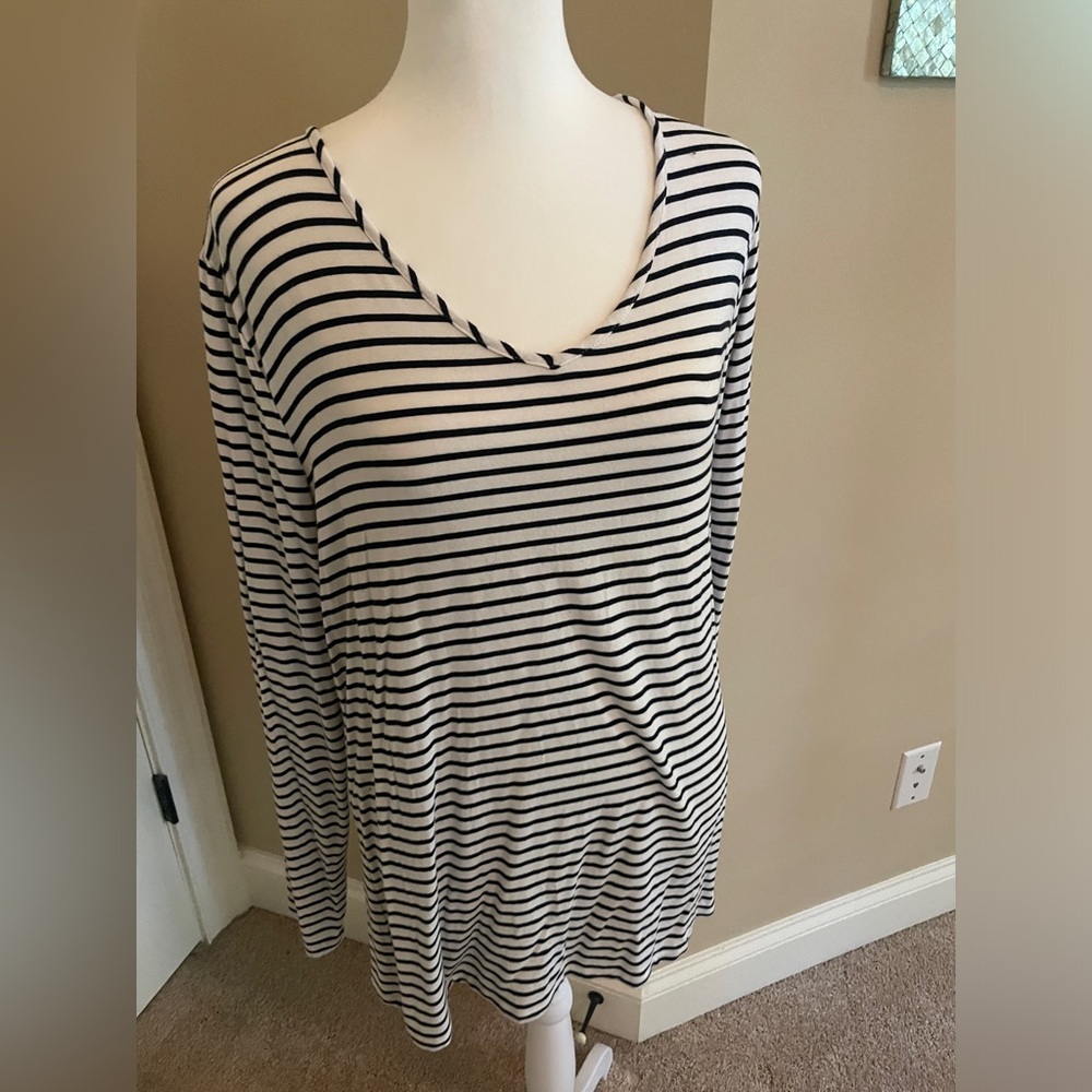 Striped top - Picture 2 of 3